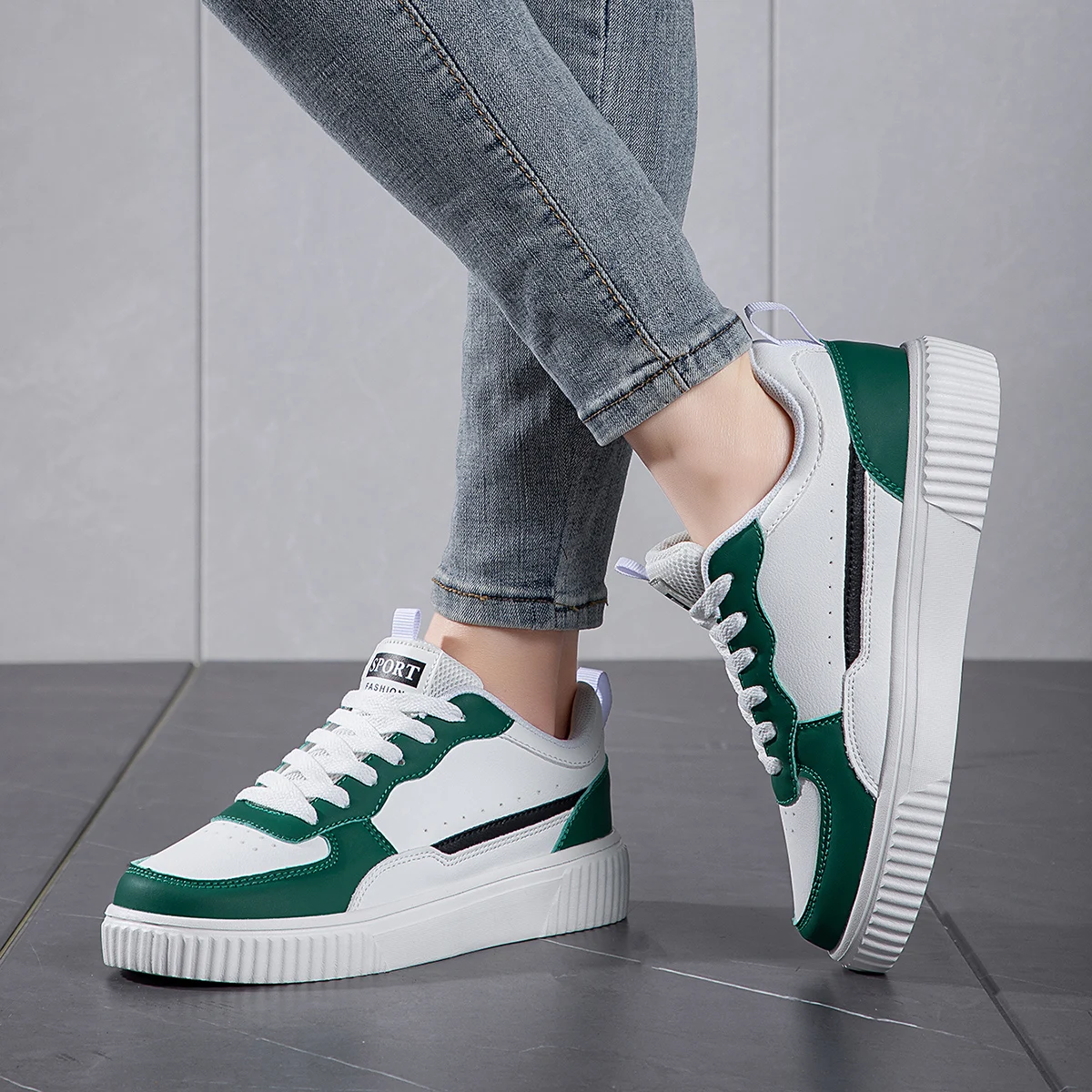 Men’s Shoes Summer Breathable Trendy Versatile Casual White Sneakers Youth Non-Slip Sports Thick-Soled White Shoes