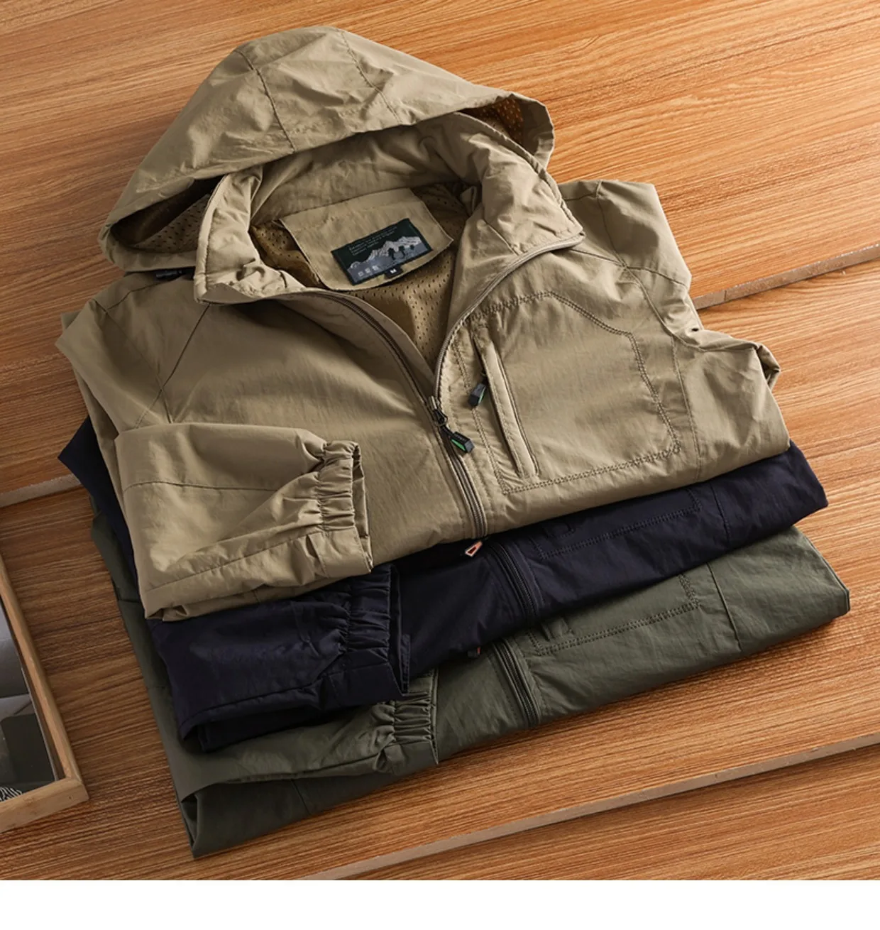 New Waterproof Hooded Jackets Men Casual Windproof Coat Autumn Lightweight Multi-Pocket Hiking Windbreaker Detachable Hat Jacket