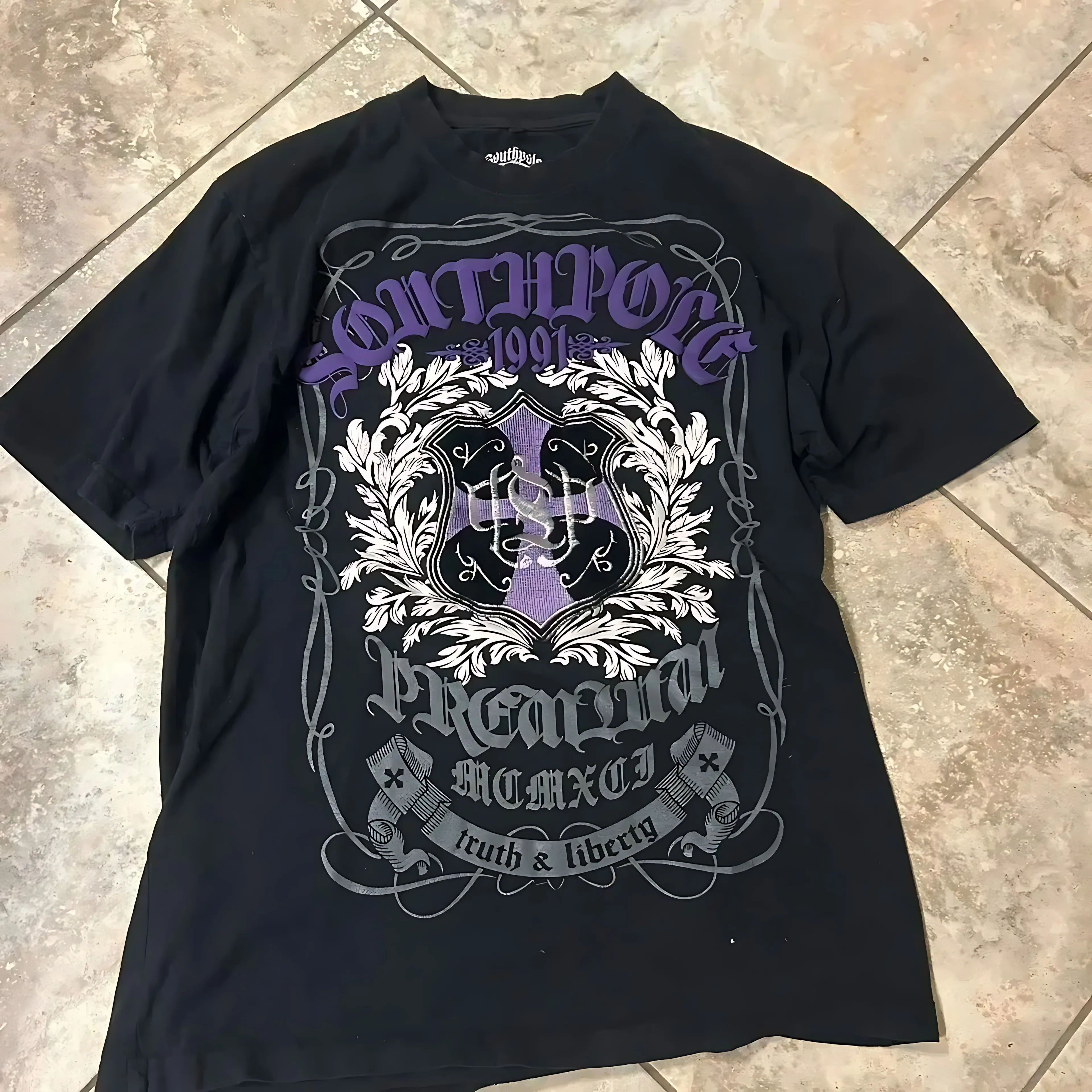 The 2025 summer new men’s T-shirt features outdoor street fashion casual comfort breathability and 3D skull pattern printing