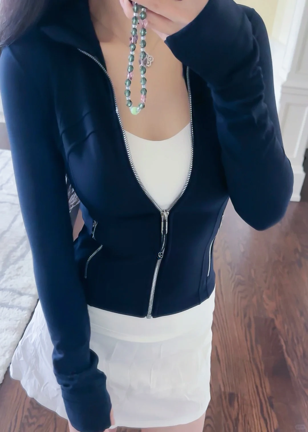 Women’s Yoga Short Sports Jacket with Gold Zipper – Slim Fit Gym Workout Jacket