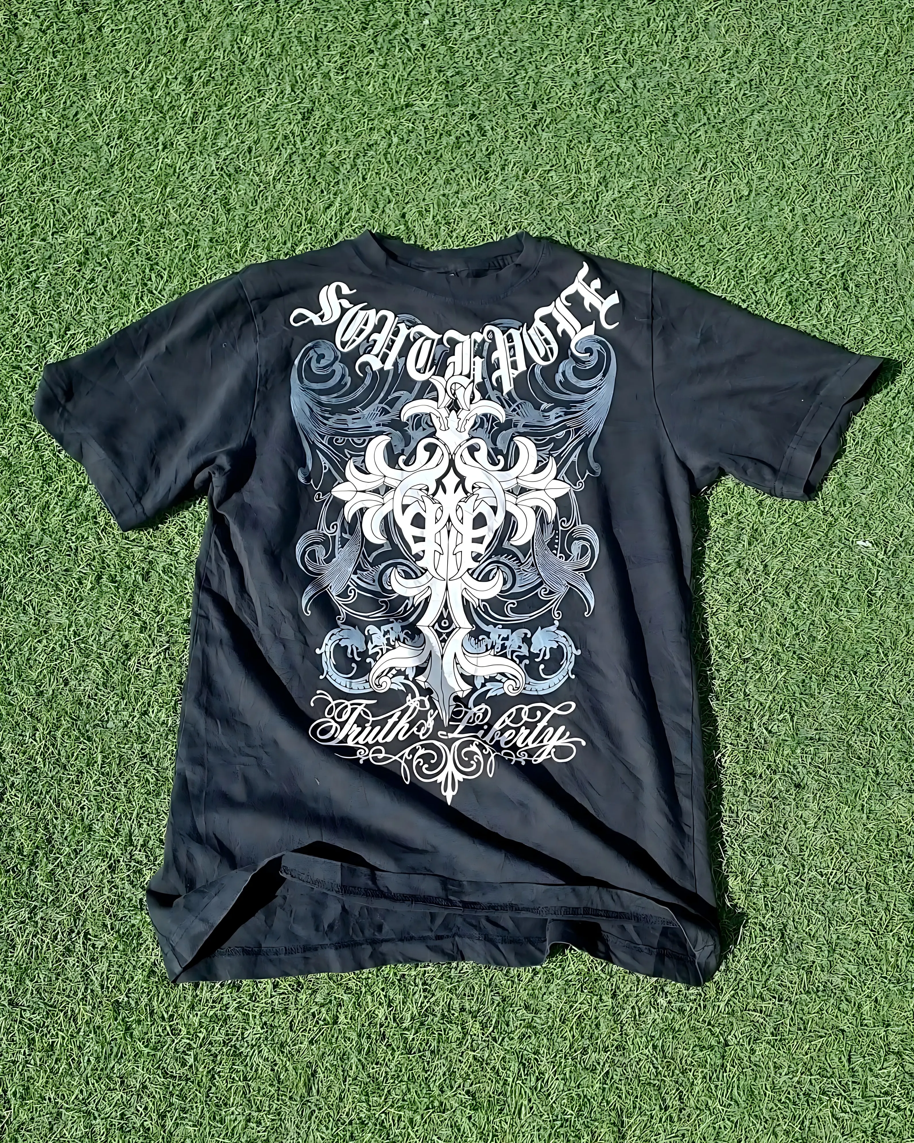 The 2025 summer new men’s T-shirt features outdoor street fashion casual comfort breathability and 3D skull pattern printing