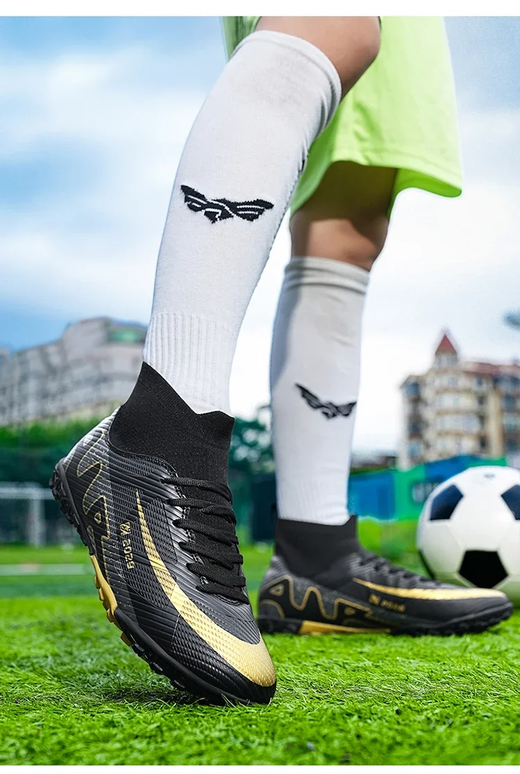 Fashion Pink Soccer Boots Men Professional Lightweight Sock Men’s Football Shoe Outdoor Non-slip Original Football Boot Sneakers