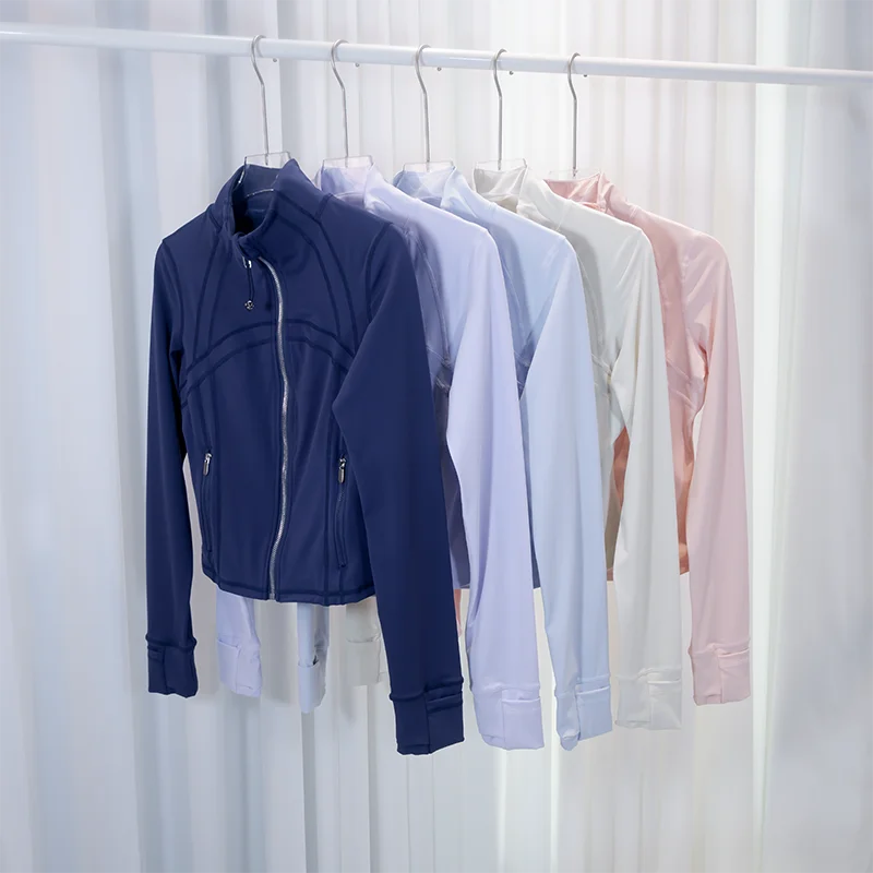 Women’s Yoga Short Sports Jacket with Gold Zipper – Slim Fit Gym Workout Jacket